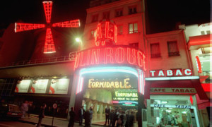 The-Moulin-Rouge-in-Paris-001