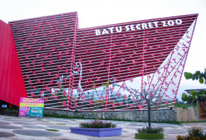 Batu-Secret-Zoo-courtesy-of-panoramio.com_
